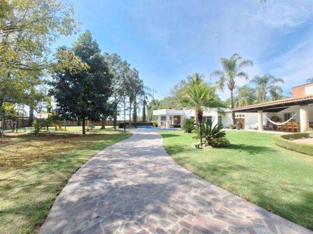 RESIDENCIA EN VENTA UNA PLANTA FRACC PRIVADO EL ÁLAMO ZONA SUR LEÓN