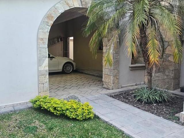 RESIDENCIA EN VENTA VILLA MONTAÑA