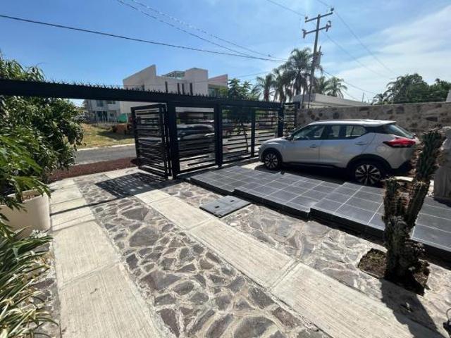 Residencia en Venta 510 m² – 4 Recámaras, Roof Top, Alberca – Fracc. Tres Reyes, Cajititlán – $10,17