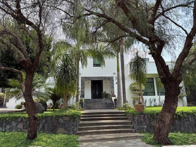 Residencia en Venta/Renta en Vista Real, Hermosa, Amplia
