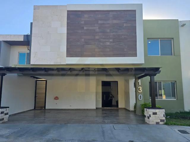 Residencia Amueblada en Renta en Fracc. Privado Real de Torrecillas