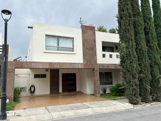 Residencia Familiar en Venta