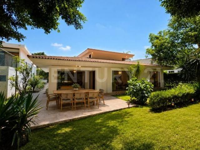 Residencia Frente al Campo de Golf en Club de Golf El Cristo