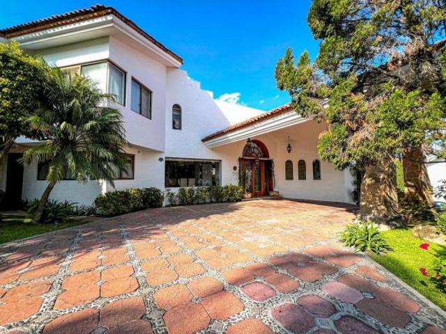 Residencia junto al Club Atlas Colomos