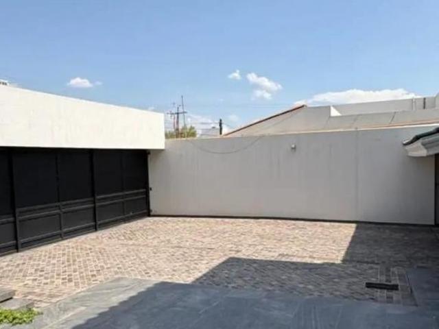 Residencia Premium en Balcones del Campestre: Diseño a la Medida y Alta Tecnología