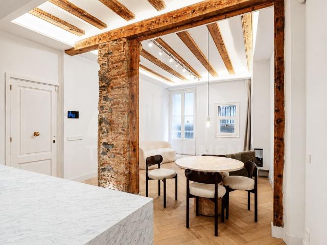 Residencia renovada por el diseñador detrás de la Plaça Reial