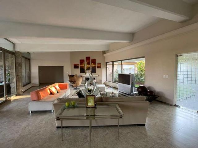 Residencia rodeada de naturaleza