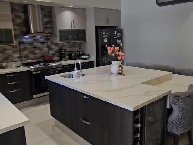 Residencia Super Lujo Venta– Fracc. Viñedos, Los Mochis | Alberca, Jacuzz