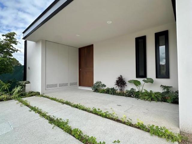 Residencia 1 Nivel en Residencial Flor de Loto