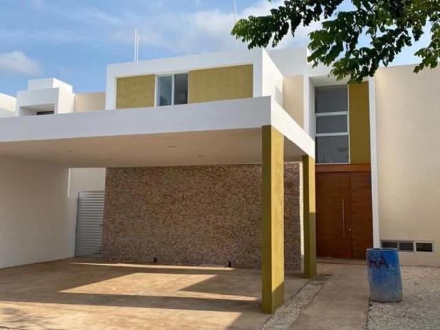 RESIDENCIA 4 Recámaras + cuarto servicio EN VENTA 1 en planta baja