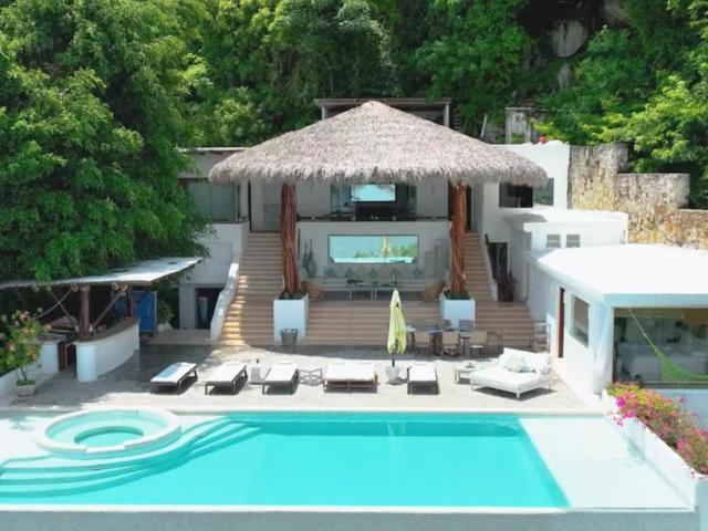 Residencial en venta en Fraccionamiento Las Brisas Villa Isabela