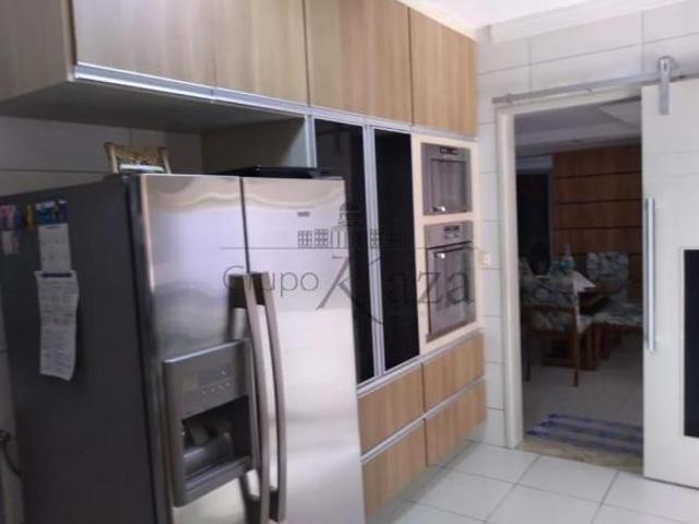 Residencial Home Club Villa Branca 205m² 4 Dormitórios Villa Branca Jacarei