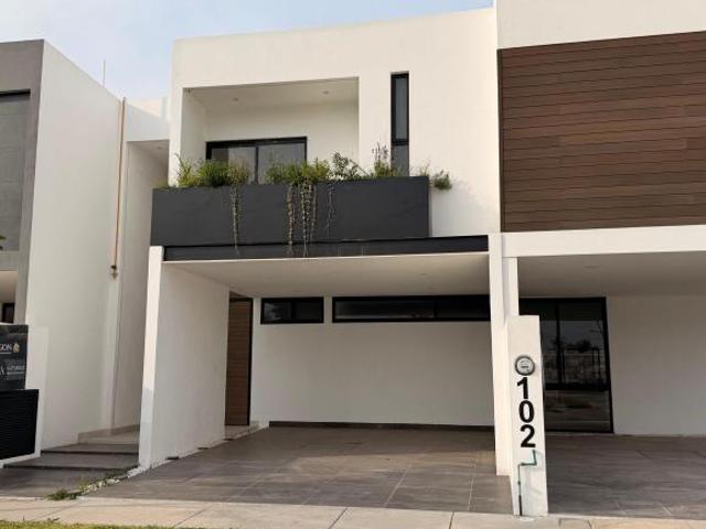 Residencial Mayorca | Casa en Venta 288.03 m² | Sur de León