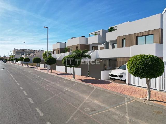 Residencias de 2 Dormitorios con Piscina Privada en San Pedro