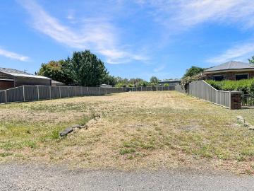 RESIDENTIAL BLOCK IN THE HEART OF CARISBROOK