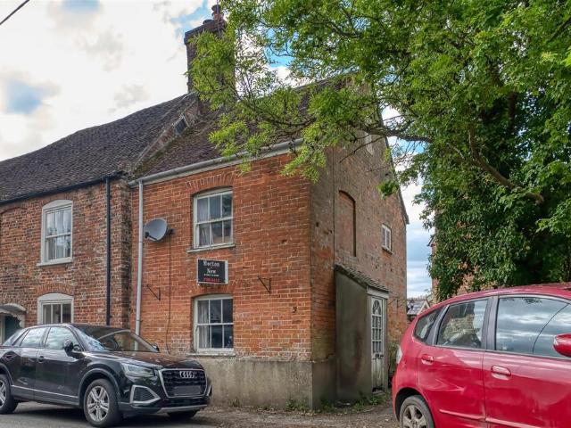 2 bedroom end of terrace house for sale
