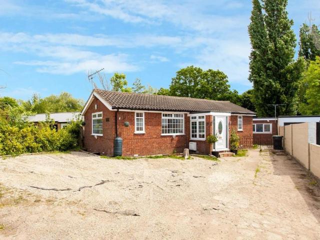 3 bedroom detached bungalow for sale