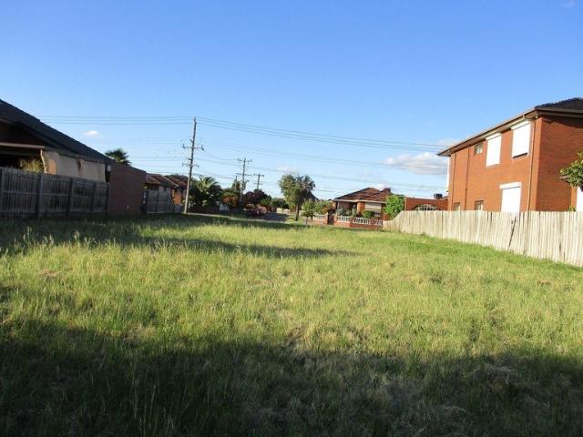 RESIDENTIAL FLAT LAND 975 M2