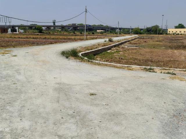 Residential Plot in Mughalsarai for resale Varanasi. The reference number is 20157217