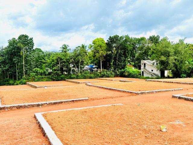 Residential Plot in Mulanthuruthy for resale Kochi. The reference number is 19814494