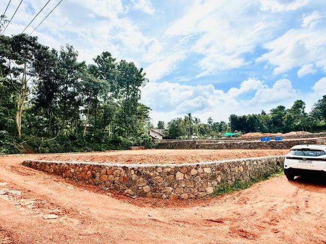 Residential Plot in Mulanthuruthy for resale Kochi. The reference number is 19814506
