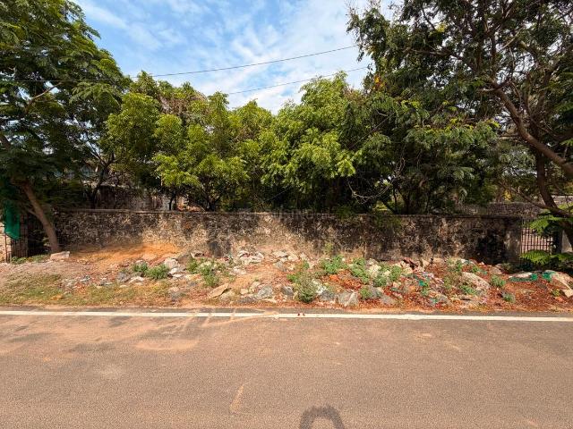 Residential Plot in Muttukadu for resale Chennai. The reference number is 21038581
