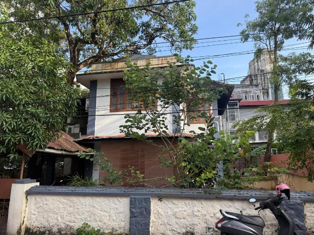 Residential Plot in M.G. Road for resale Kochi. The reference number is 20949314