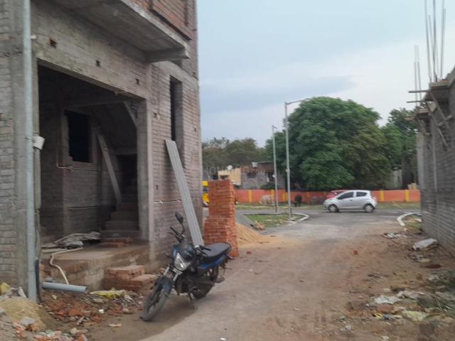 Residential Plot in Madhavaram for resale Chennai. The reference number is 20811846