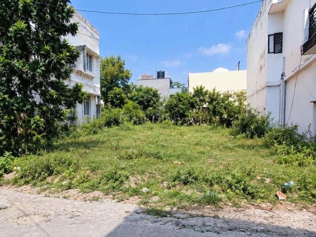 Residential Plot in Majra for resale Dehradun. The reference number is 21389627
