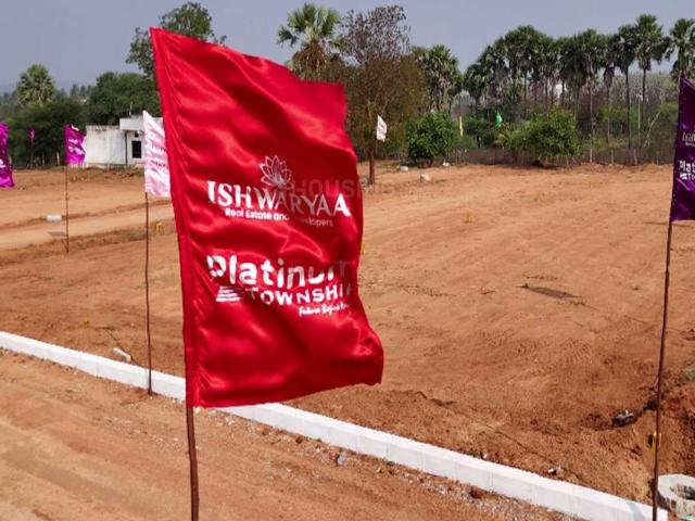 Residential Plot in Mall for resale Hyderabad. The reference number is 20632401