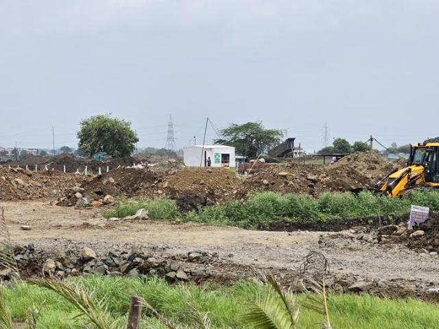 Residential Plot in Manglia for resale Indore. The reference number is 18213239