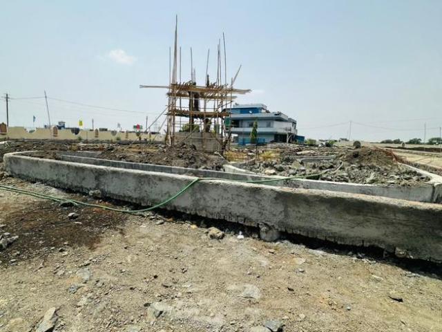 Residential Plot in Manglia for resale Indore. The reference number is 20446044