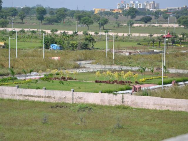 Residential Plot in Manglia for resale Indore. The reference number is 21310651