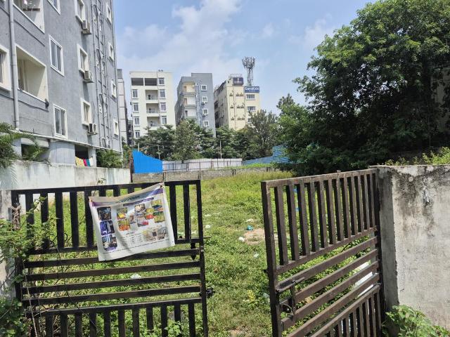 Residential Plot in Manikonda for resale Hyderabad. The reference number is 21161067