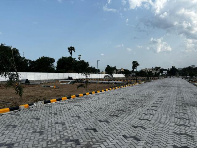 Residential Plot in Manimangalam for resale Chennai. The reference number is 20664647