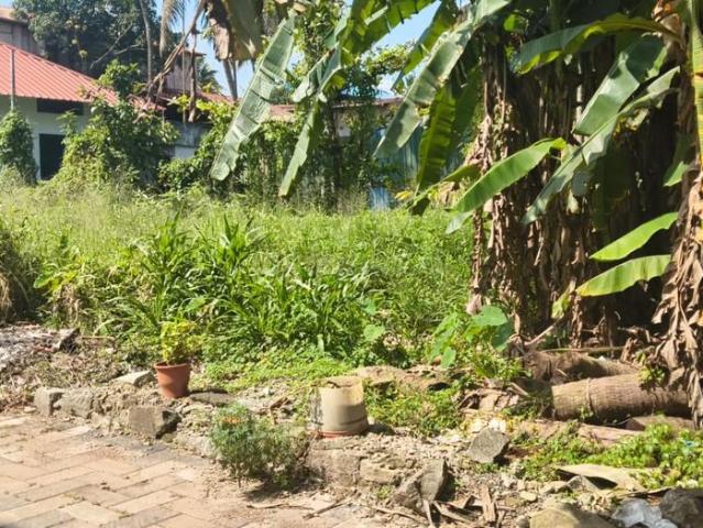 Residential Plot in Maradu for resale Kochi. The reference number is 18120627