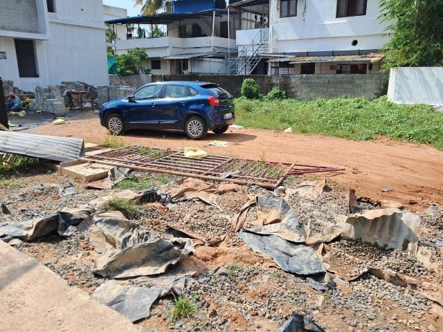 Residential Plot in Maradu for resale Kochi. The reference number is 19295026