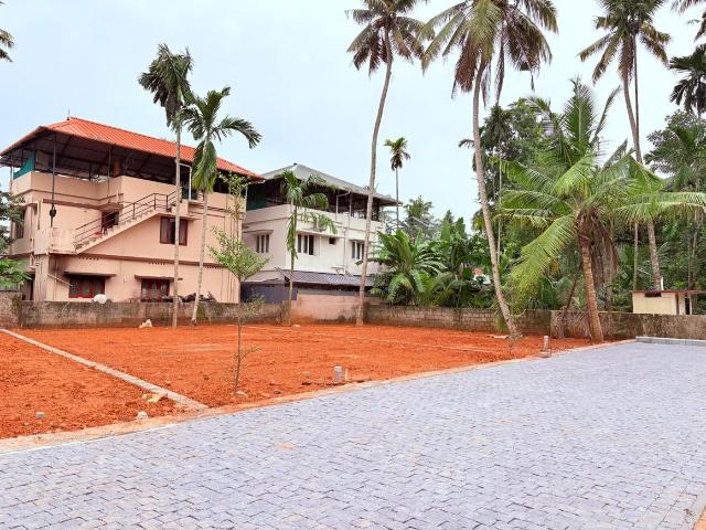 Residential Plot in Maradu for resale Kochi. The reference number is 20917059
