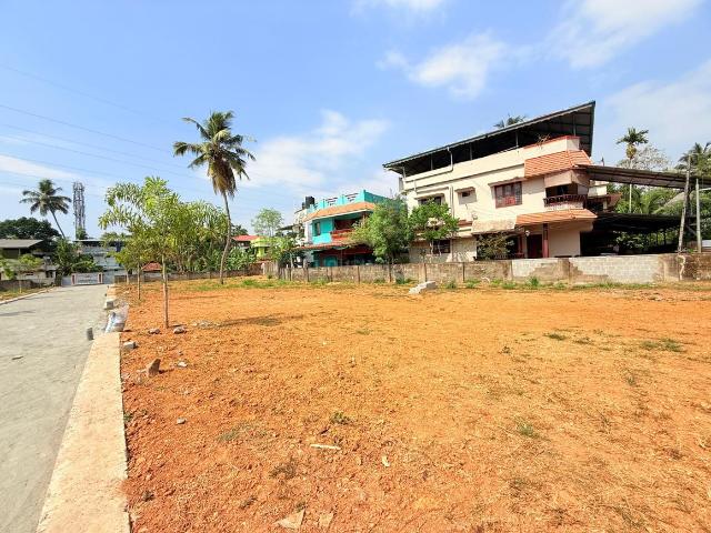 Residential Plot in Maradu for resale Kochi. The reference number is 20958417