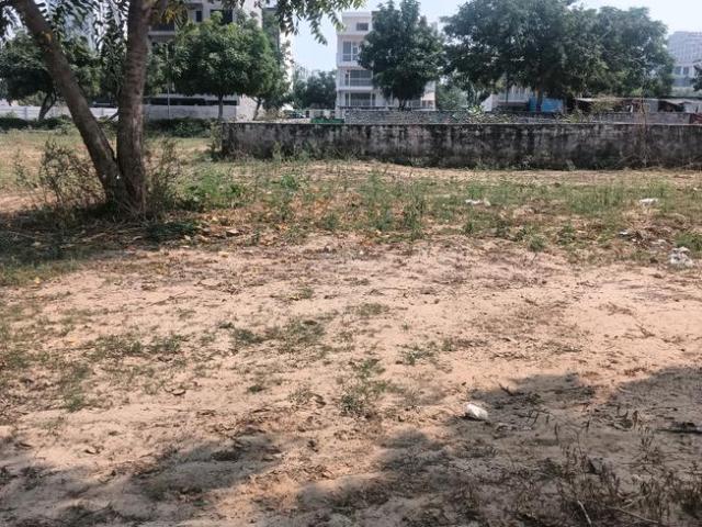 Residential Plot in Maruti Kunj for resale Gurgaon. The reference number is 8751988