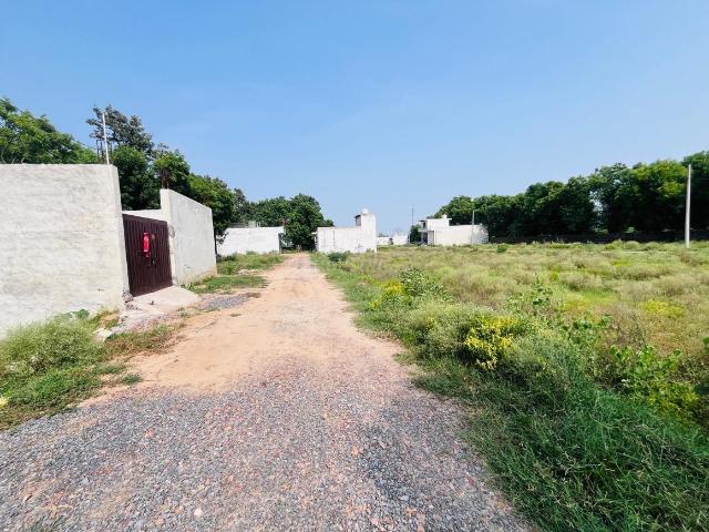 Residential Plot in Maruti Kunj for resale Gurgaon. The reference number is 20969555