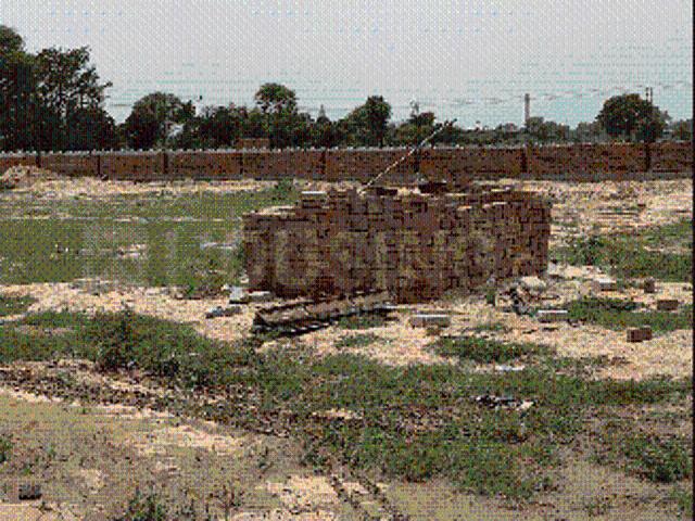 Residential Plot in Mathura Cantonment for resale Mathura. The reference number is 20736997