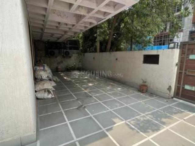 Residential Plot in Model Town for resale New Delhi. The reference number is 19052483