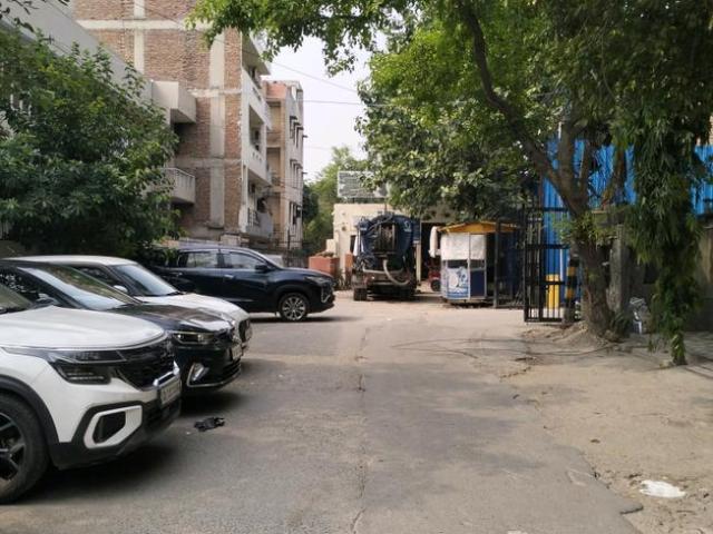 Residential Plot in Model Town for resale New Delhi. The reference number is 20575711