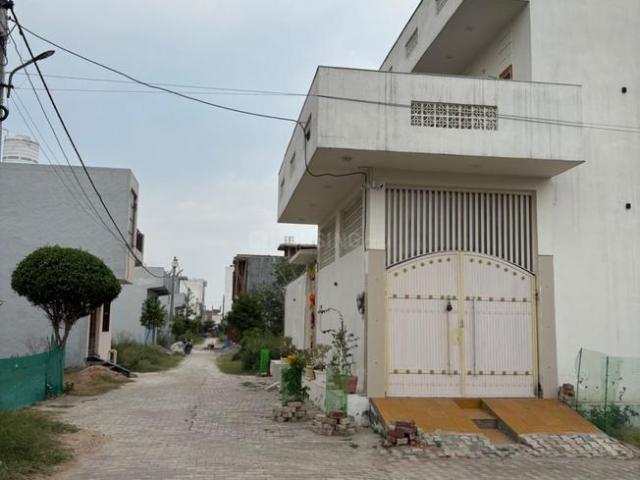 Residential Plot in Morta Village for resale Ghaziabad. The reference number is 20754335