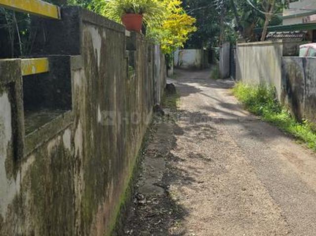 Residential Plot in Nadakkave for resale Kozhikode. The reference number is 21054458