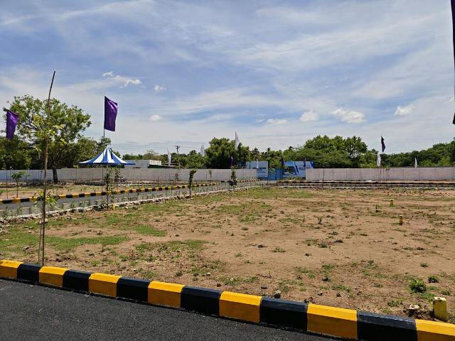 Residential Plot in Naduveerapattu for resale Chennai. The reference number is 20563928