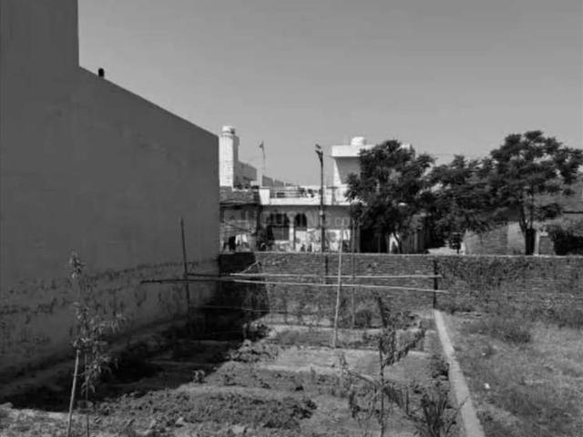 Residential Plot in Naraina for resale New Delhi. The reference number is 21320396