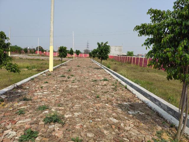 Residential Plot in Naubasta for resale Kanpur. The reference number is 19831117
