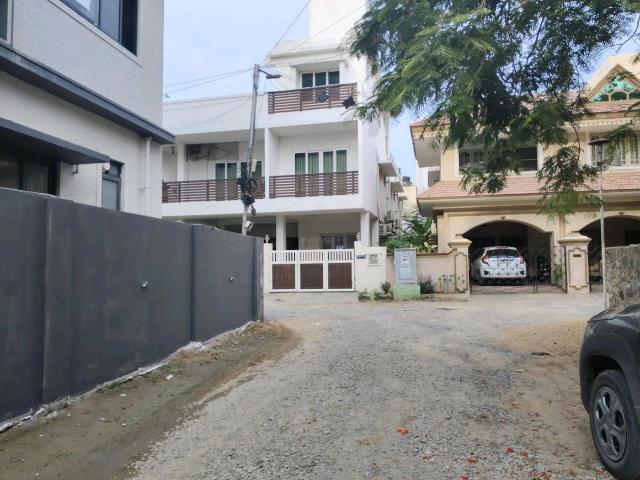 Residential Plot in Neelankarai for resale Chennai. The reference number is 10100487